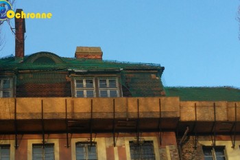 Siatki Przasnysz - Zabezpieczenie starej spadającej dachówki z dachu dla terenów Przasnysz
